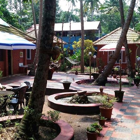 Nalukettu Heritage Resort Варкала Экстерьер фото